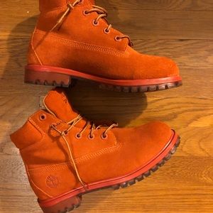 Timberlands sz 6 n boys fits 7.5/8 n women